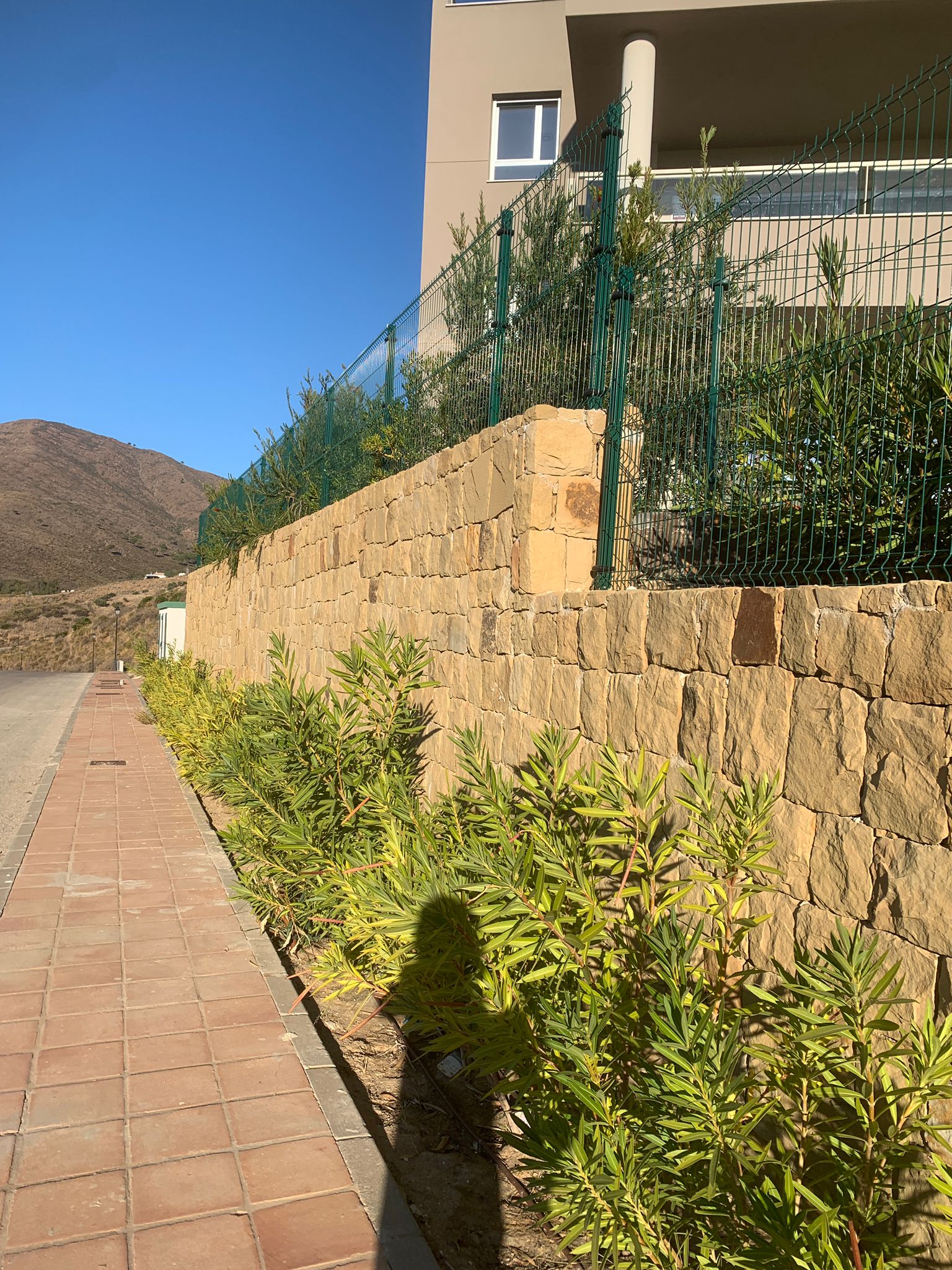 Muro de piedra natural en Málaga